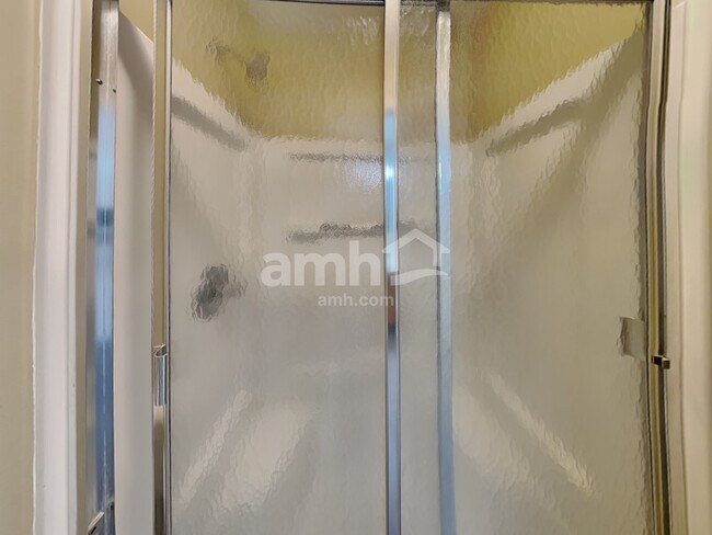 Building Photo - 368 Locust Forge Ln