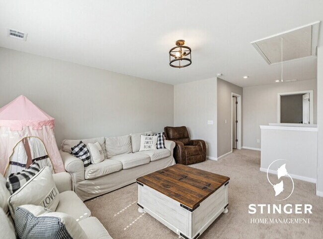 Building Photo - 1214 Danner Dr