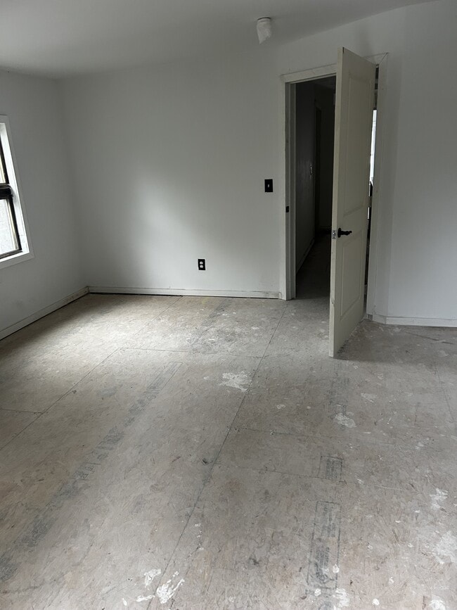 Building Photo - 312 S Penn St