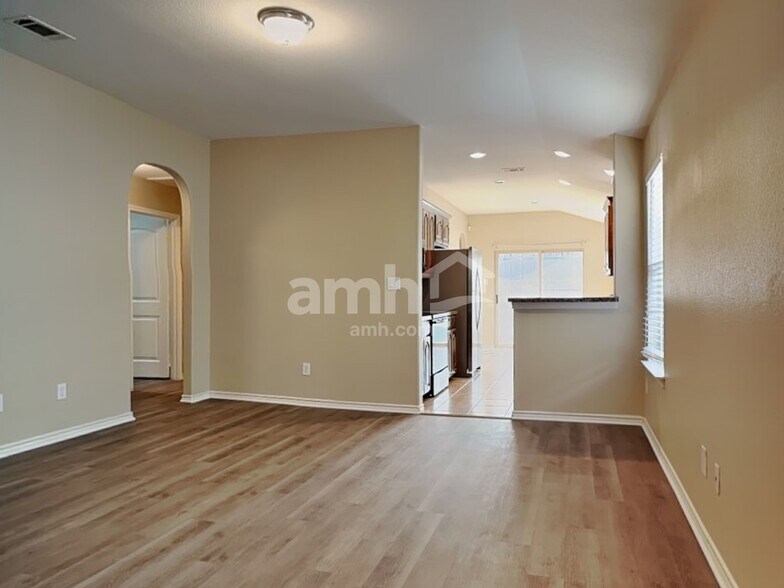 Building Photo - 5040 Britton Ridge Ln