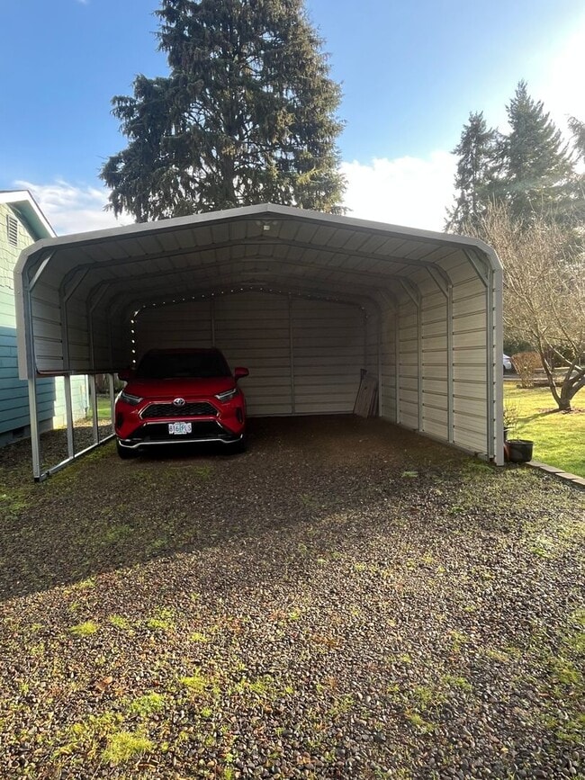 Building Photo - 2-Bedroom 1-Bathroom home off River Road