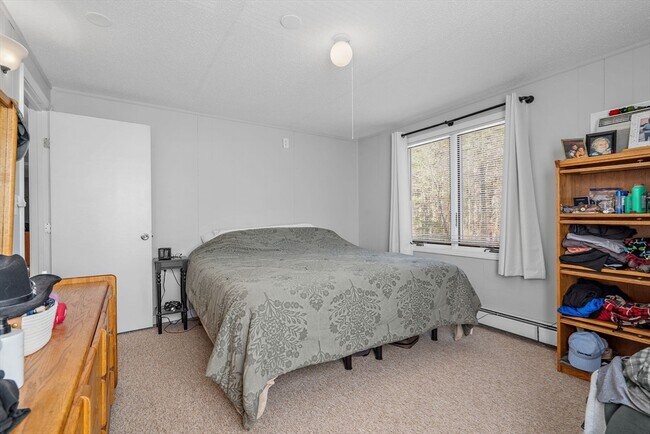 Building Photo - 4 Sterling Ln