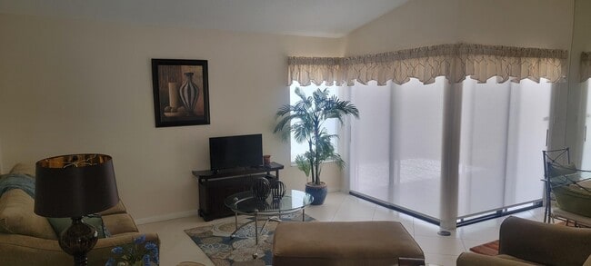 Building Photo - 2529 Bedford Mews Dr