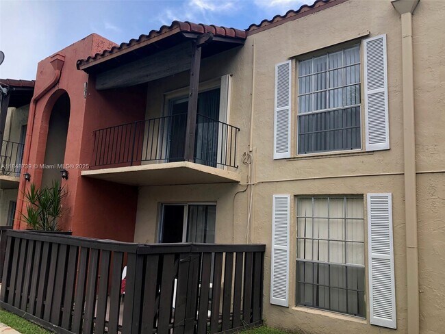 Primary Photo - 10748 N Kendall Dr