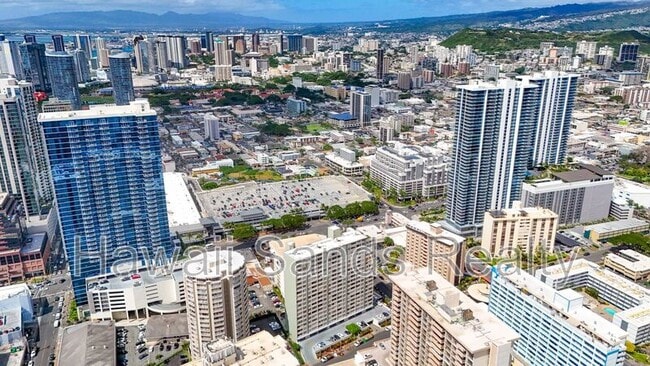 Building Photo - 780 Amana St