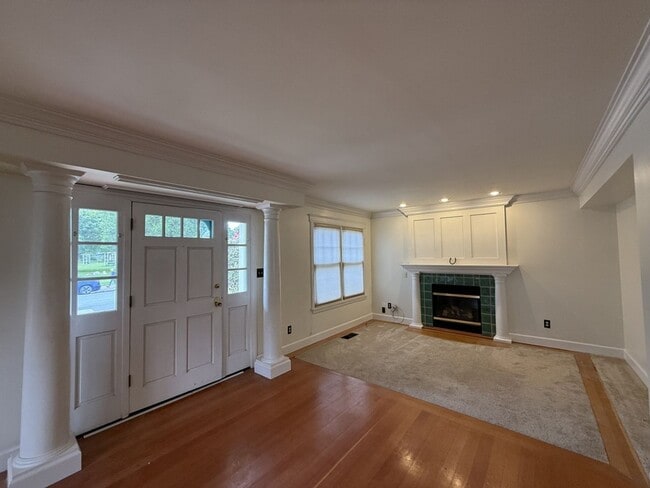 Building Photo - 515 4th St