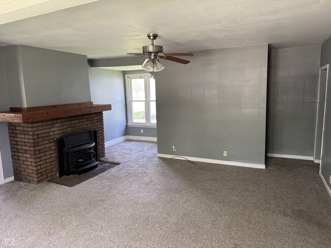 Building Photo - 603 E Clyde St