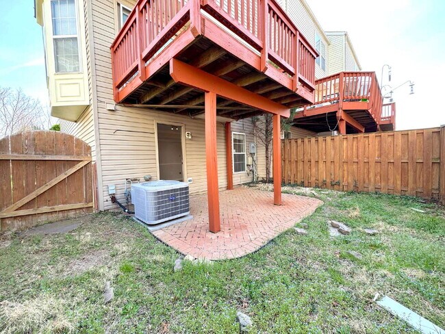 Building Photo - Inviting Suburban Retreat with Spacious Layout and Timeless Hardwood Flooring
