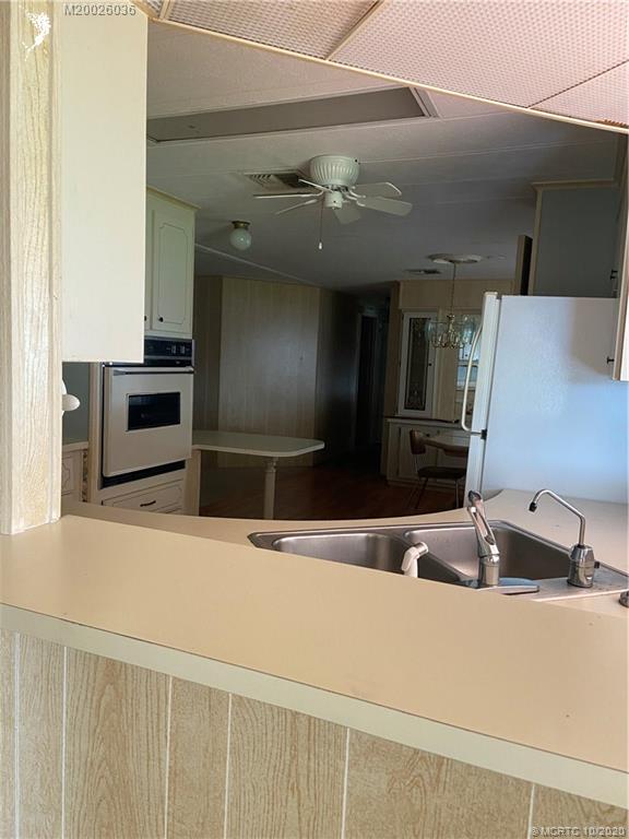 Building Photo - 7777 SE Continental Dr