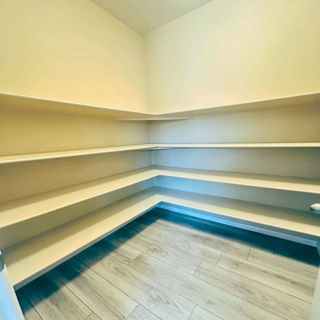 Building Photo - 9233 Englemann Ct