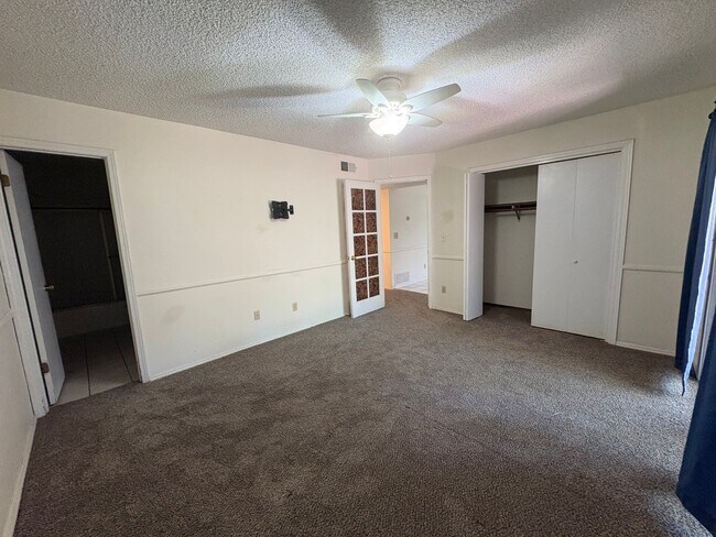Building Photo - 1721 N Fairway Dr