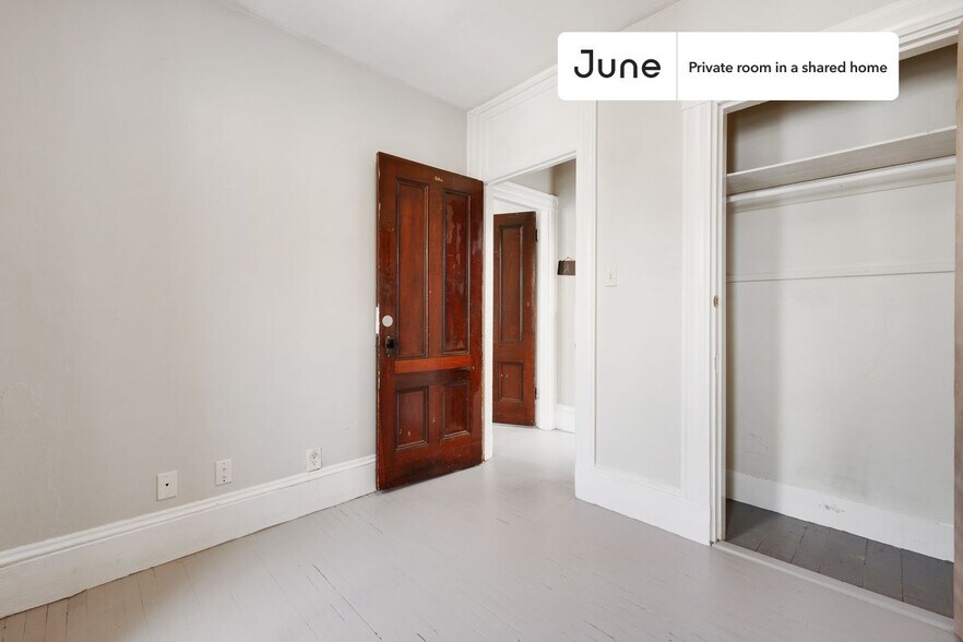 Building Photo - Room in Shared 4 bed/2 bath home in Allston
