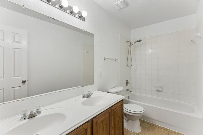 Building Photo - 2372 Paradise Ridge Dr