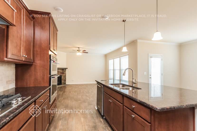 Building Photo - 12828 Stella Belle Dr