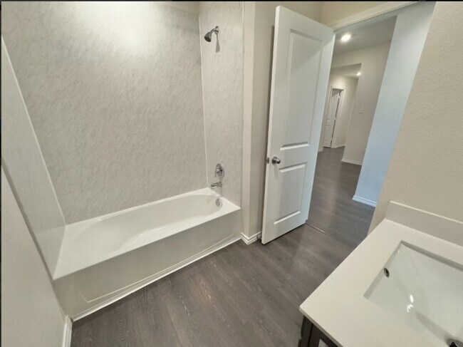 Building Photo - 11333 Pecan Crk Dr