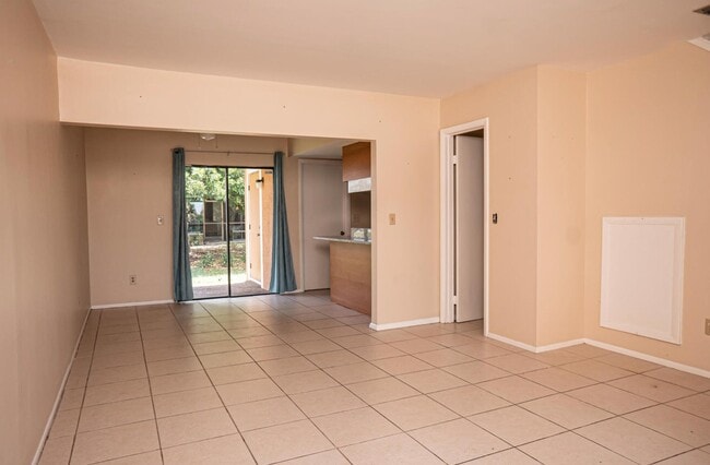 Primary Photo - 642 Eldorado St