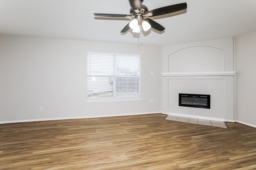 Building Photo - 21334 Bella Luna Ct