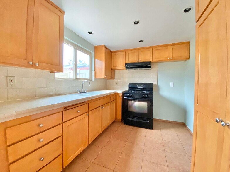 Building Photo - 7928 Virginia St