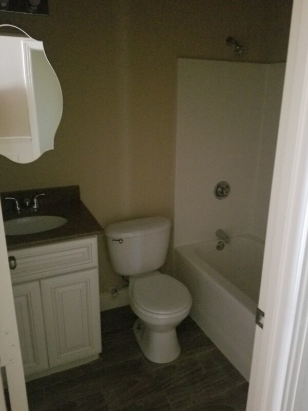 Building Photo - 432 Hart St