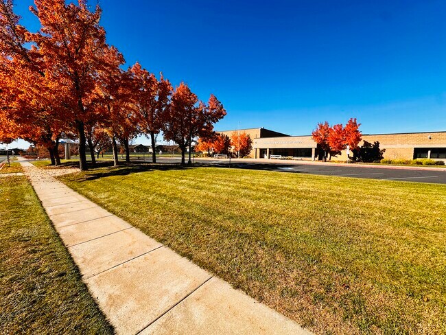 Building Photo - 1790 E Whitetail Way