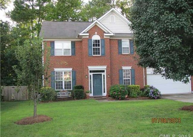 Building Photo - 12140 Old Willow Rd