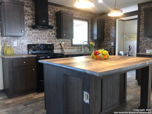 Building Photo - 833 CIMARRON-