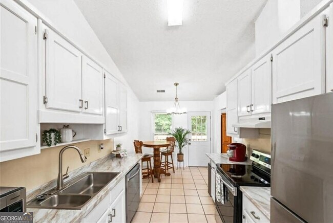 Building Photo - 3049 Heathgate Ct