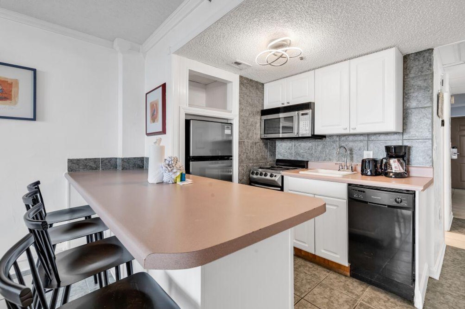 Building Photo - 2310 N Ocean Blvd