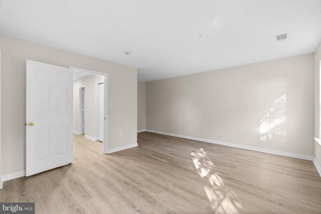 Building Photo - 111 Cavenrock Ct