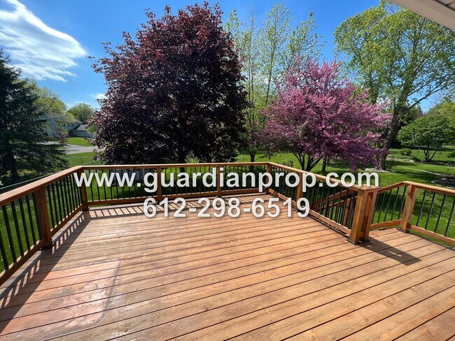 Building Photo - 2820 Blue Ridge Dr