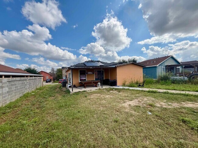 Building Photo - 2616 Comal Loop