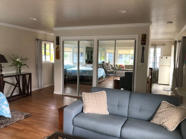 Building Photo - Charming Studio/1/1, Located in Waimanalo,...