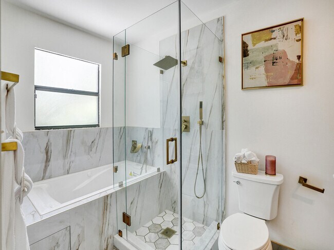 Building Photo - 9610 Dunhill Dr