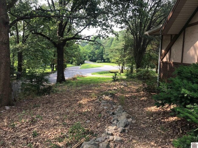 Building Photo - 1075 Friedman Ln