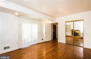 Building Photo - 827 S Bond St