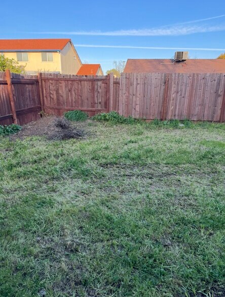 Building Photo - 6113 Francine Dr