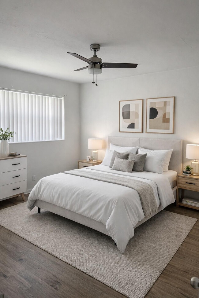 Building Photo - 980 NE 169th St