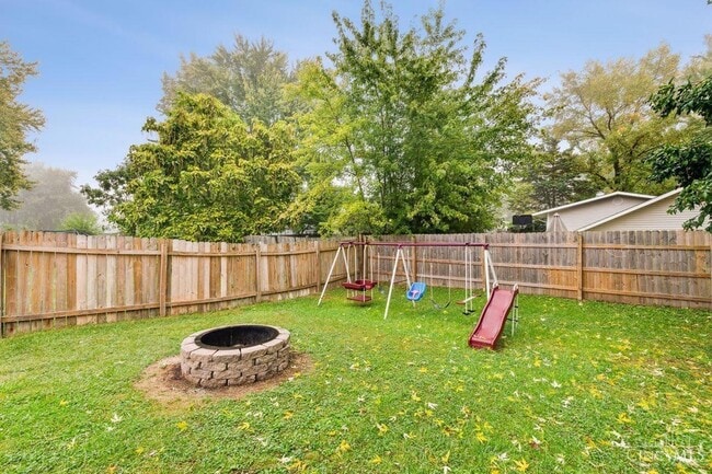 Building Photo - 1420 Broadview Ct