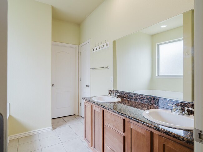 Building Photo - 4302 SW Brownstone Ave