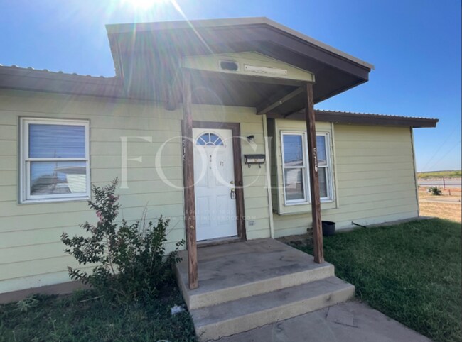 Building Photo - 516 Dowden Rd