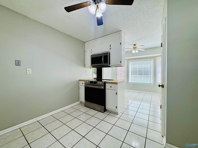 Building Photo - 268 Pops Corner