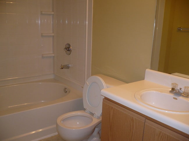 Building Photo - 5103 Fairington Club Dr