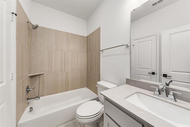 Building Photo - 13826 Malinda Dr