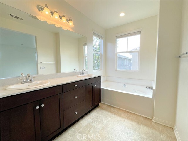 Building Photo - 4985 Adera St