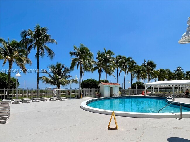 Building Photo - 2899 Collins Ave
