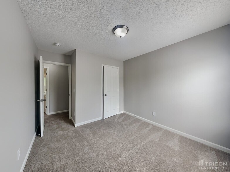 Building Photo - 637 Overlook Rd