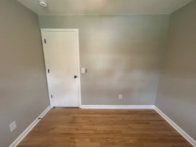 Building Photo - 210 Cabin Creek Blvd