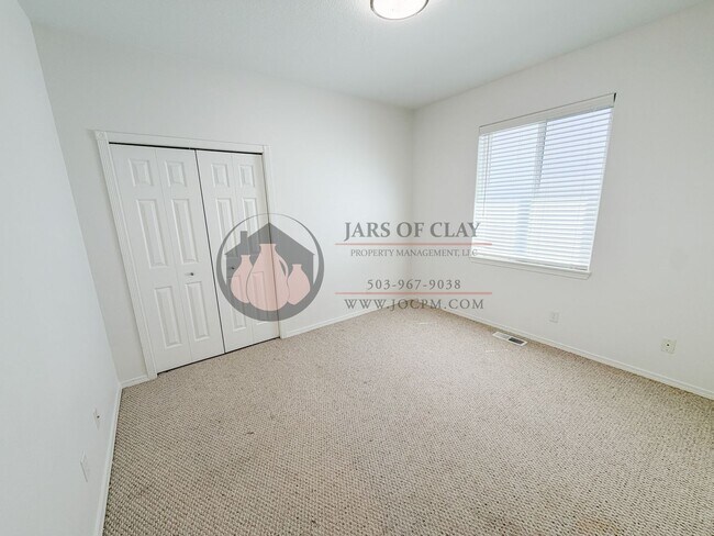 Building Photo - South Salem Single-Level Near Creekside Golf Club!