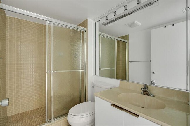 Building Photo - 20515 E Country Club Dr