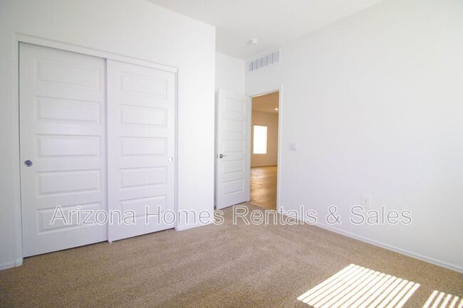 Building Photo - 12195 Patricia Ann Dr